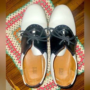 Varsity School Issue Sadie Oxford Saddle shoes. Black & white leather. Size 8.5
